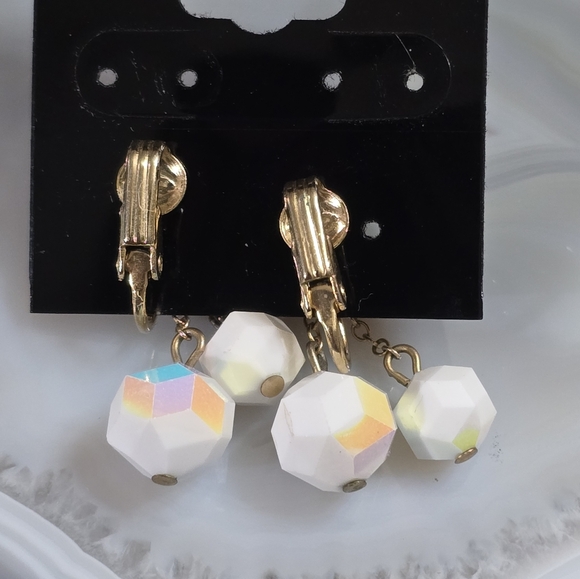 Vintage AB Coated Acrylic Bead Clip On Dangle Earrings - Picture 5 of 9